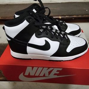 I'm selling my Nike Panda dunk highs